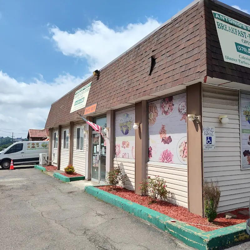 Antonio's Breakfast World restaurant