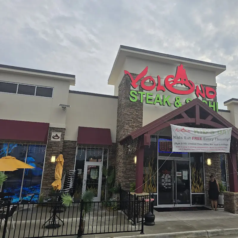 Volcano Steak & Sushi - Hiram