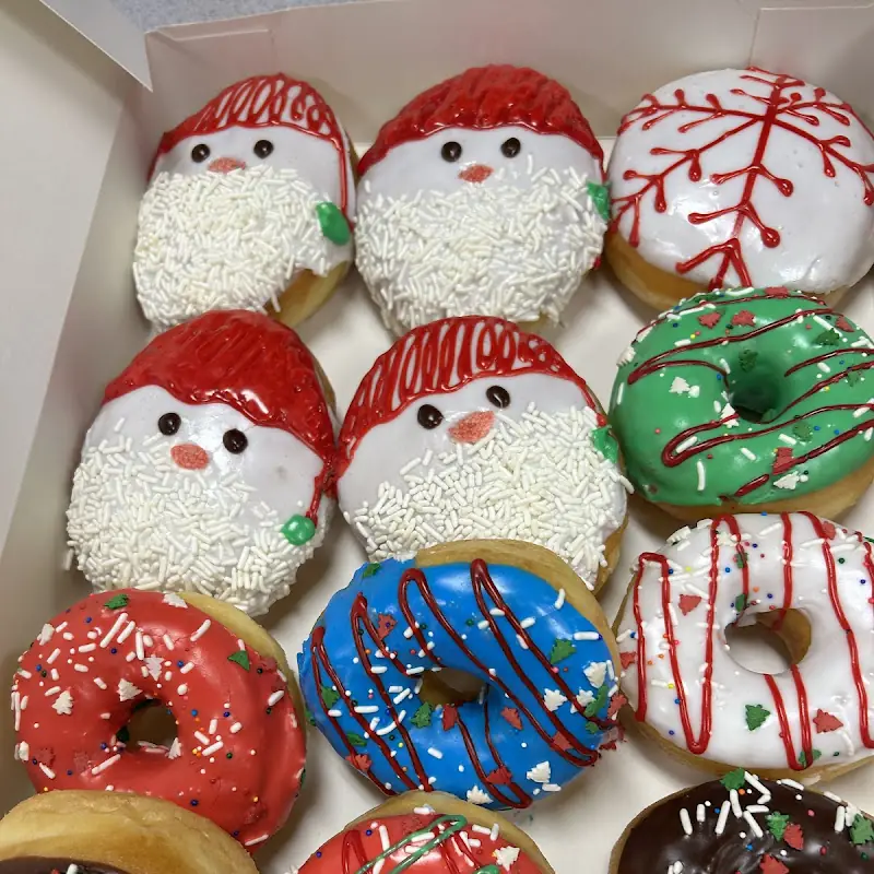 Linna Donuts
