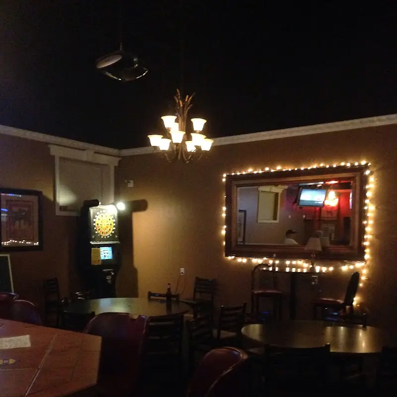Front Row Sports Bar & Grill/Emerson Perk
