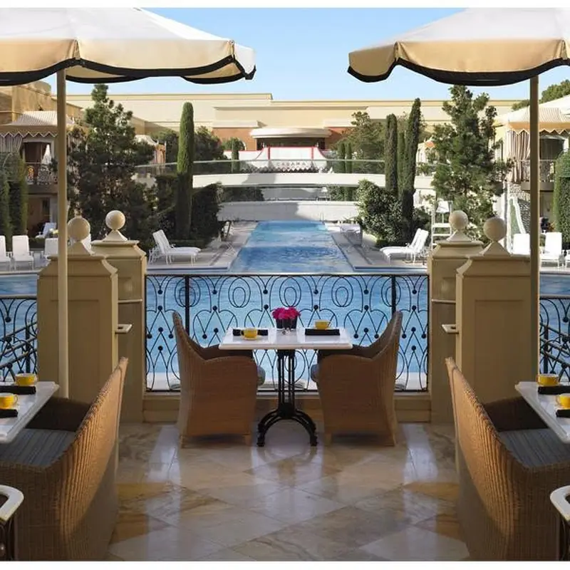 Terrace Pointe Café