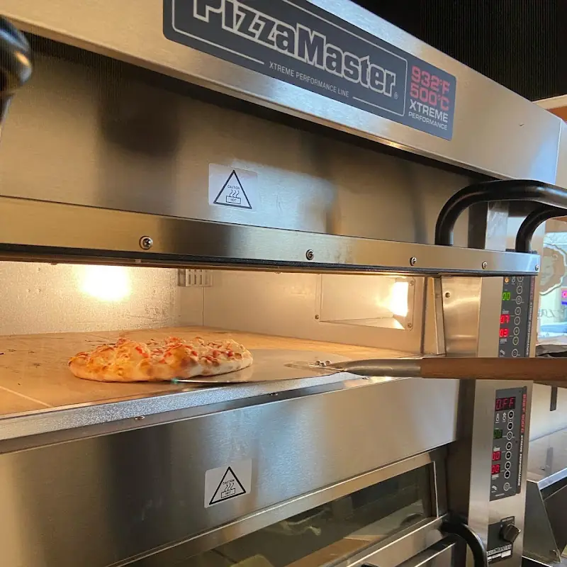 Pizza Leona