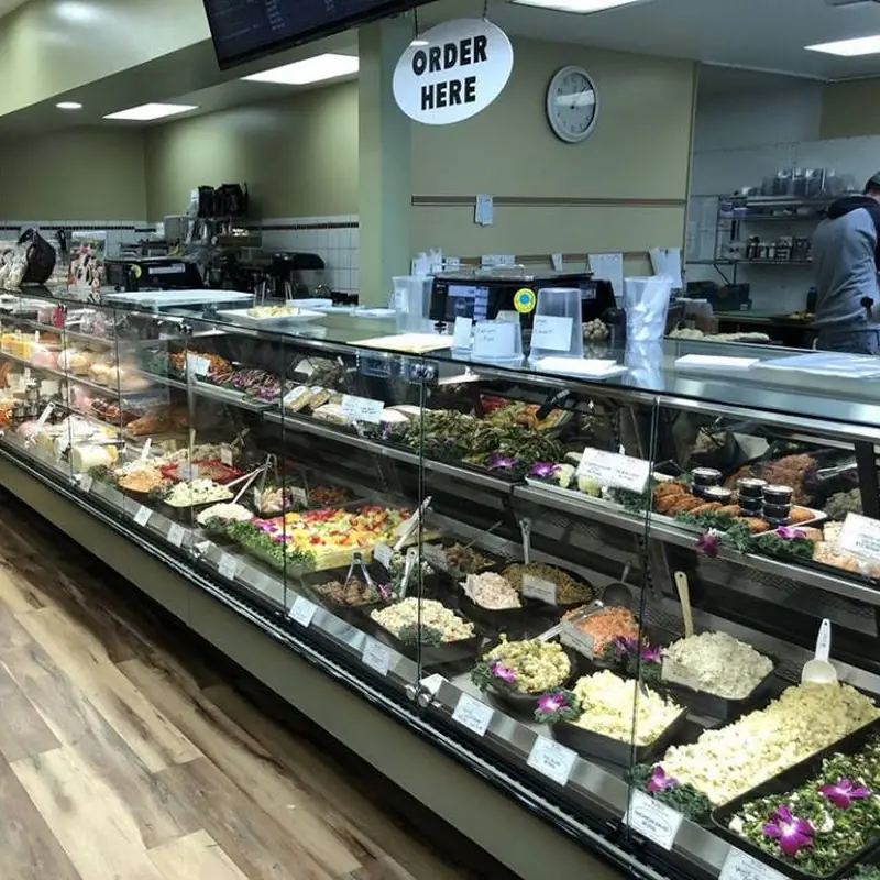 Wolfe's Market Kitchen and Deli