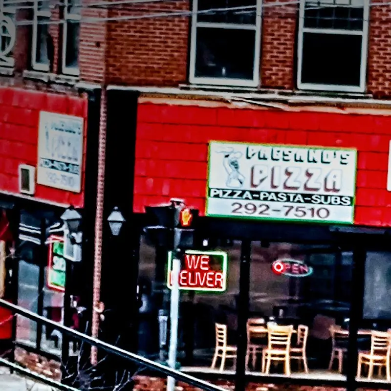 Paesanos Pizzeria
