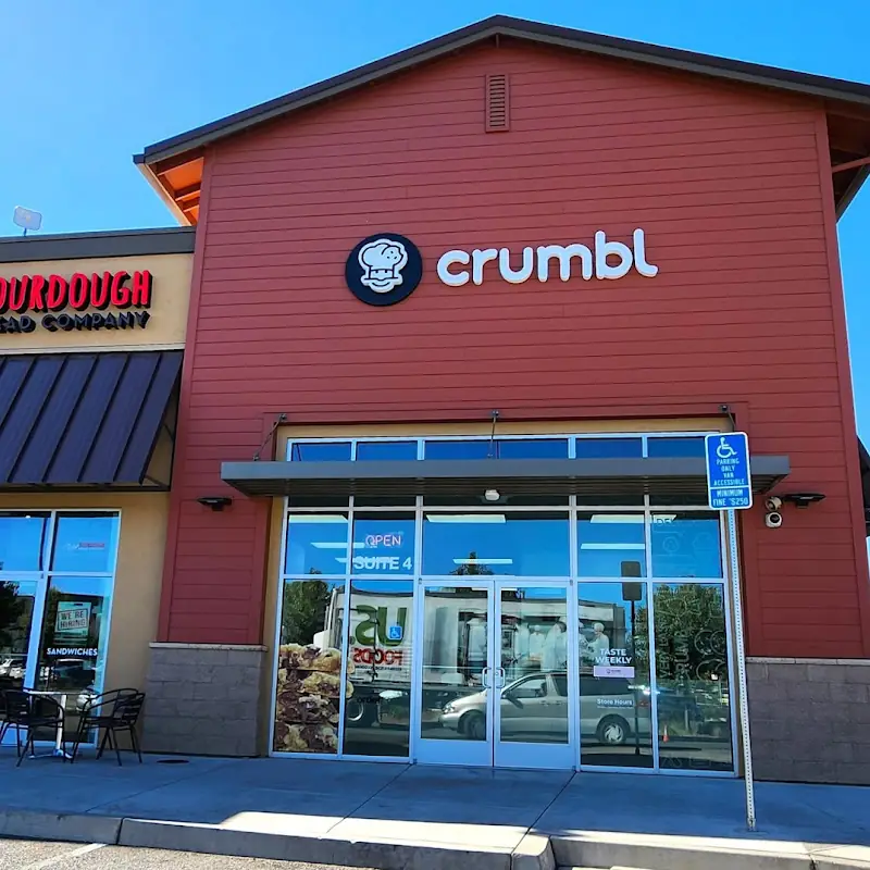 Crumbl – Cookies & Desserts