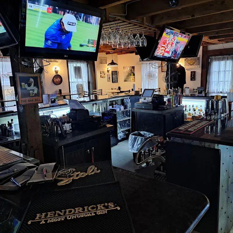 Lucky Ducks Bar & Grille