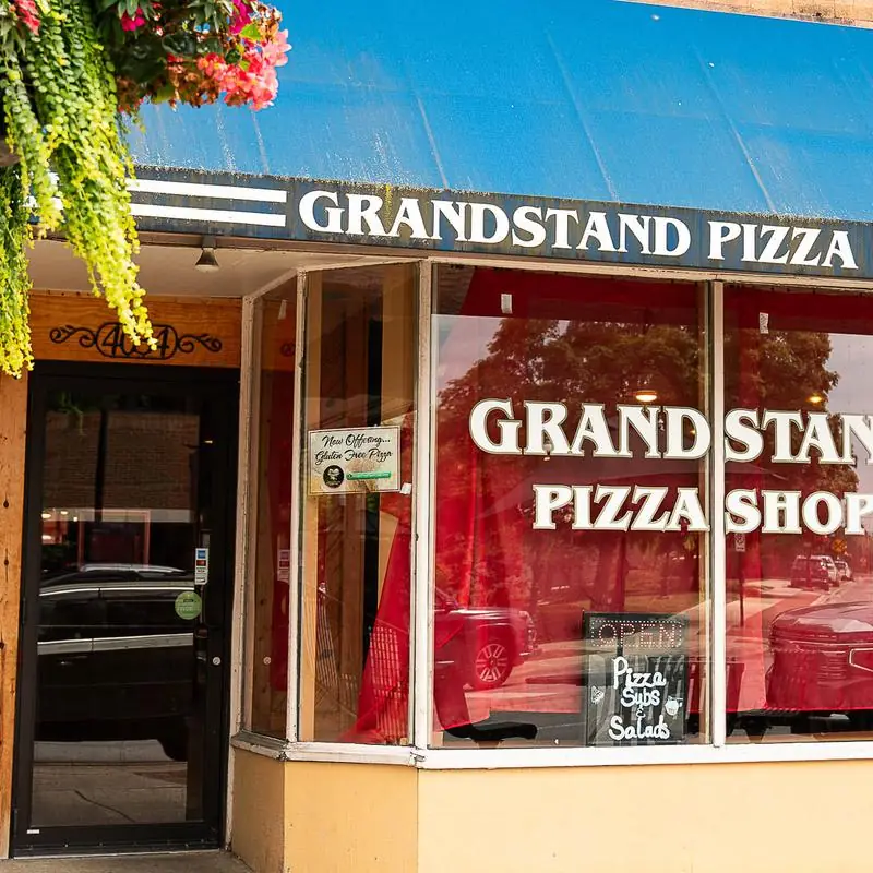 Grandstand Pizza Shop