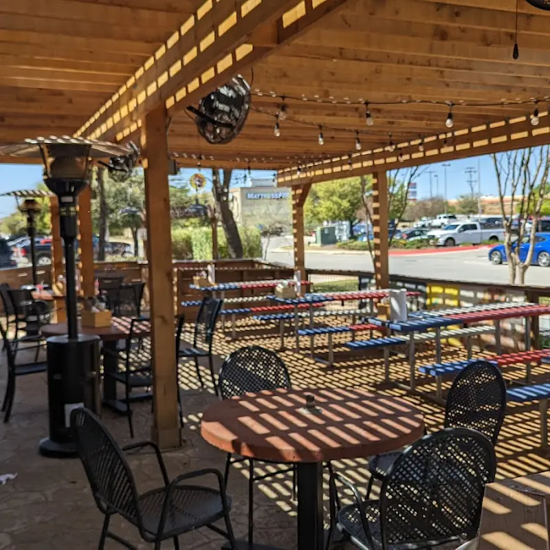 Willie's Grill & Icehouse
