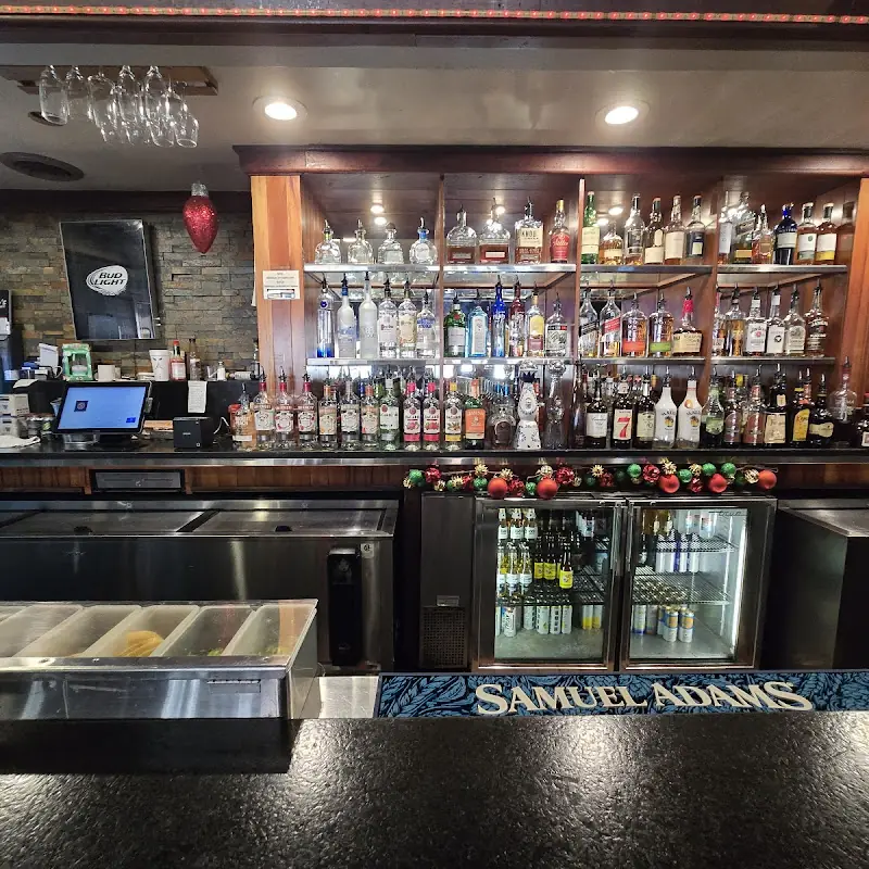 Broneys Alumni Grill