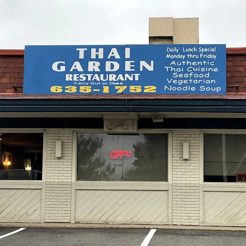 NAYOM Thai Cuisine LUAY LUAY LUAY