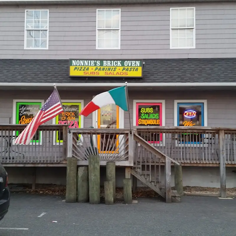 Nonnie's Brick Oven Pizza