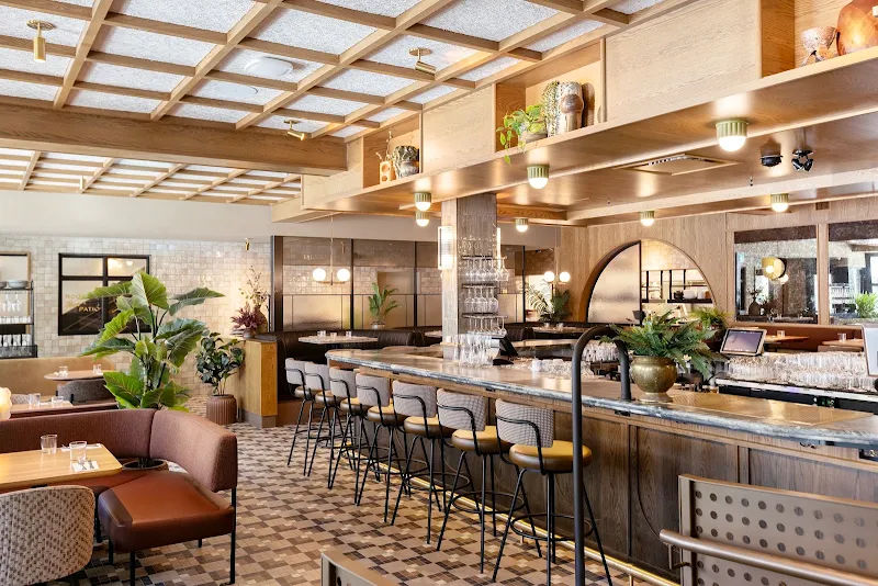 Earls Kitchen + Bar - King West (King & Portland)