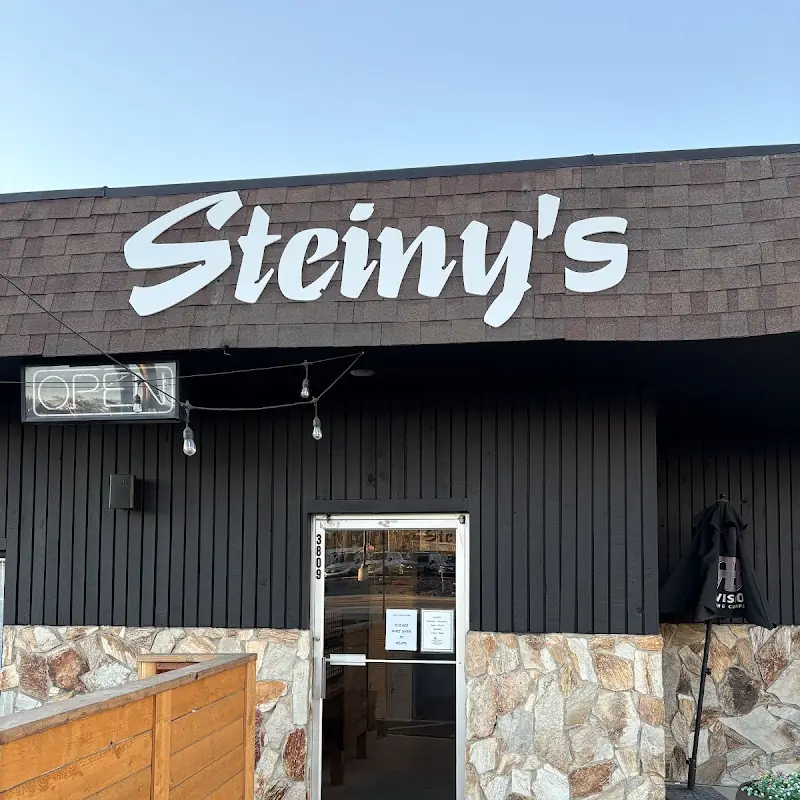 Steiny's Family Sports Bar & Grill (Riverdale)