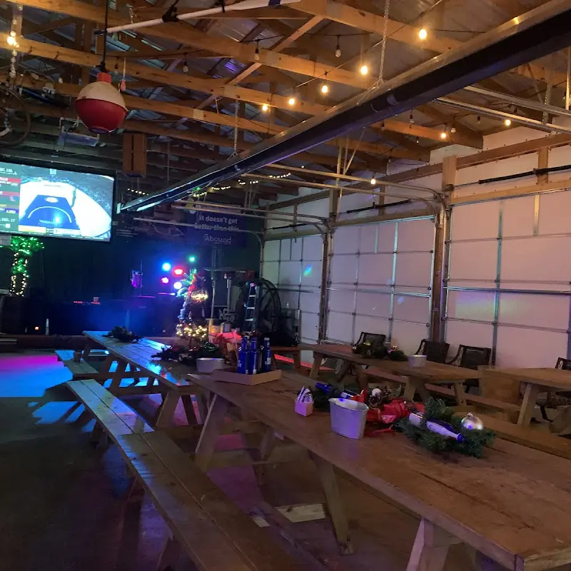 Tuckers Tiki Restaurant/ Bar