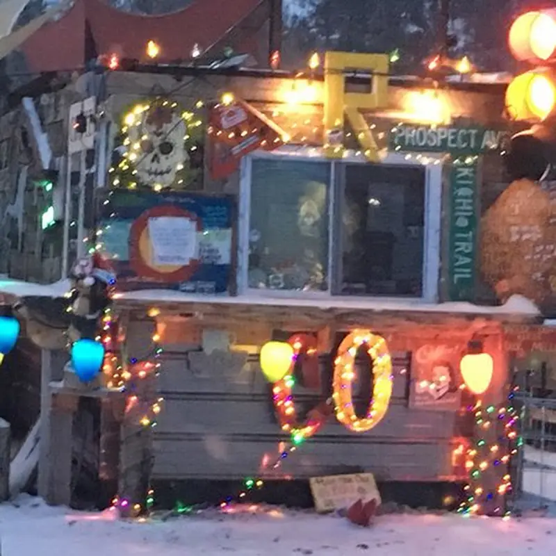 Rachel’s Keep On Keepin On Coffee, Cafe, Crow Bar and Vacation Rentals