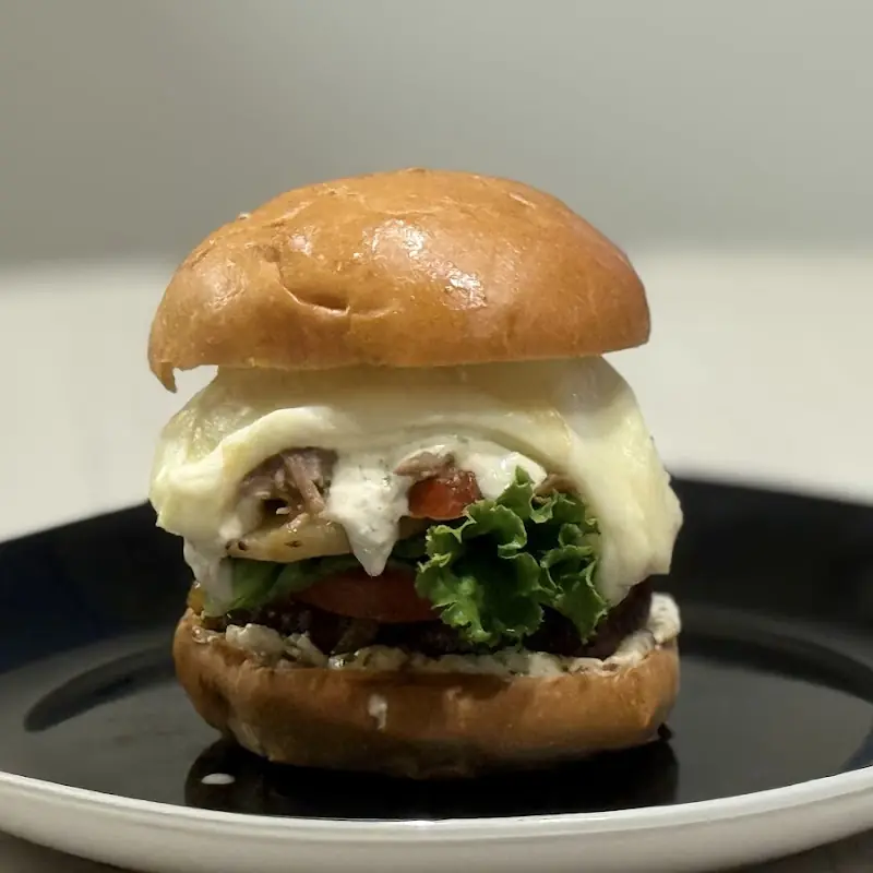 AREPA QUESO Y JAMÓN