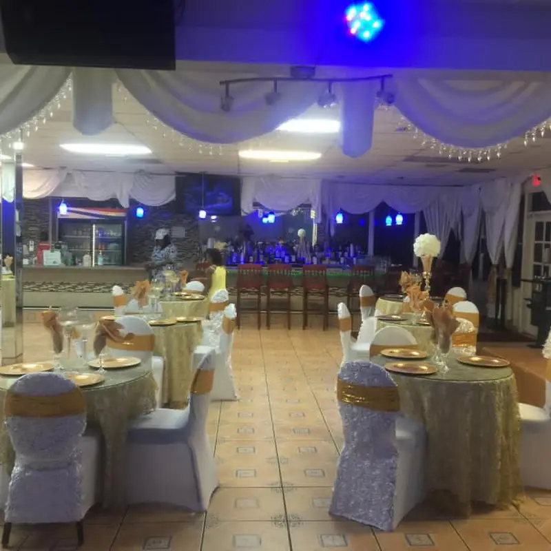 Deluxe Restaurant