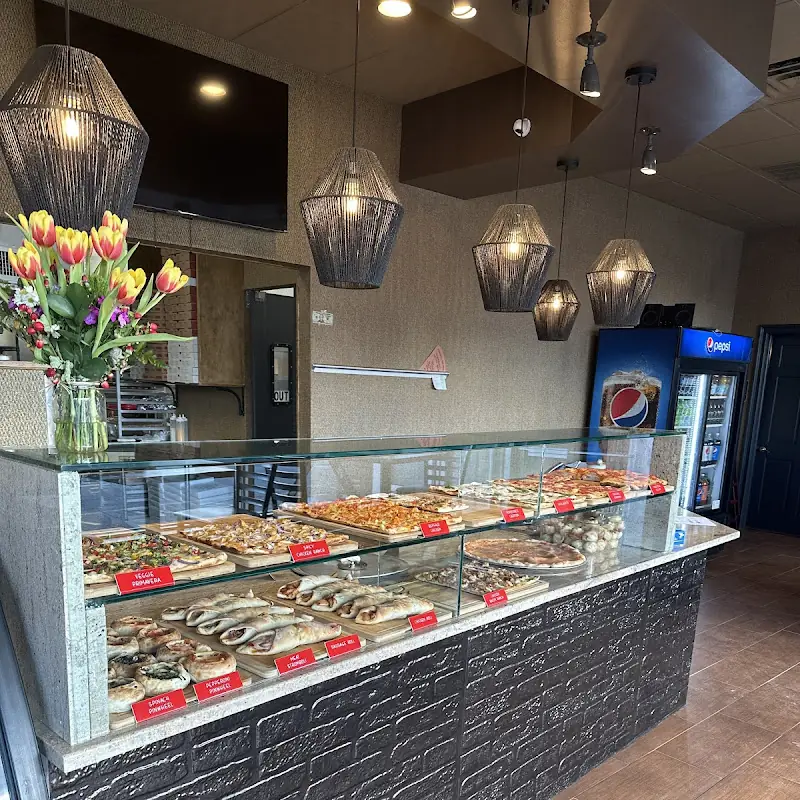 Pomodoro Pizza Cafe