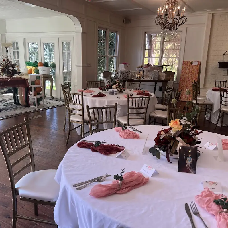 Magnolia Cottage (The Cottage on Main)