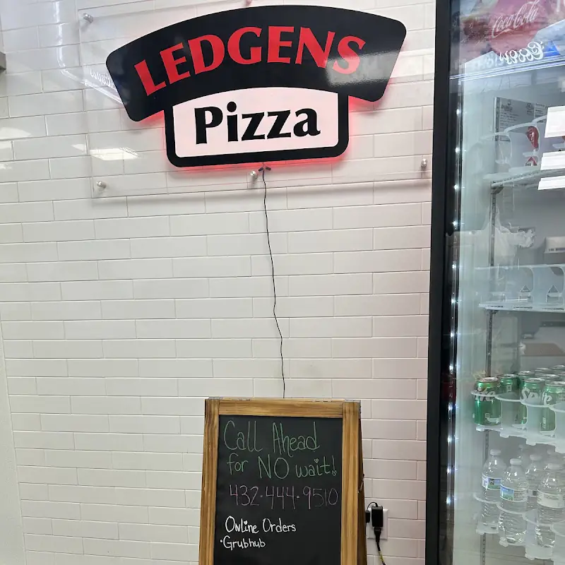 Ledgen's Pizza