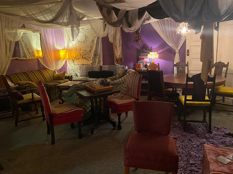 Mon Cirque Wine Bar