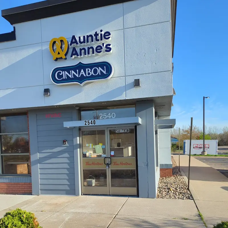 Cinnabon & Auntie Anne's