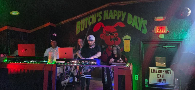Happy Days Liquors / Butch's Bar