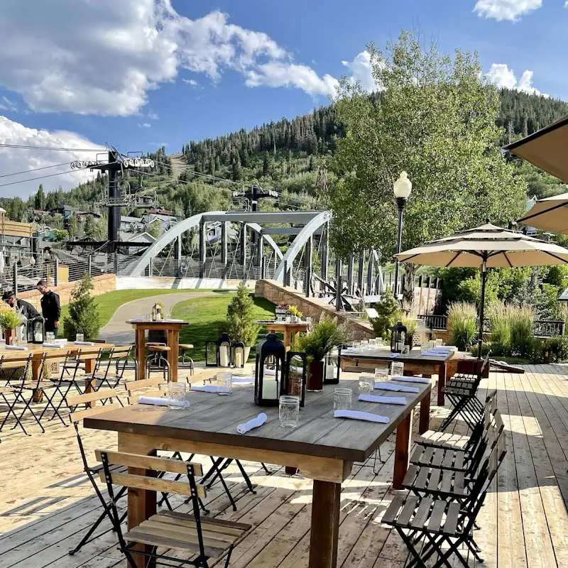 The Bridge Cafe and Grill