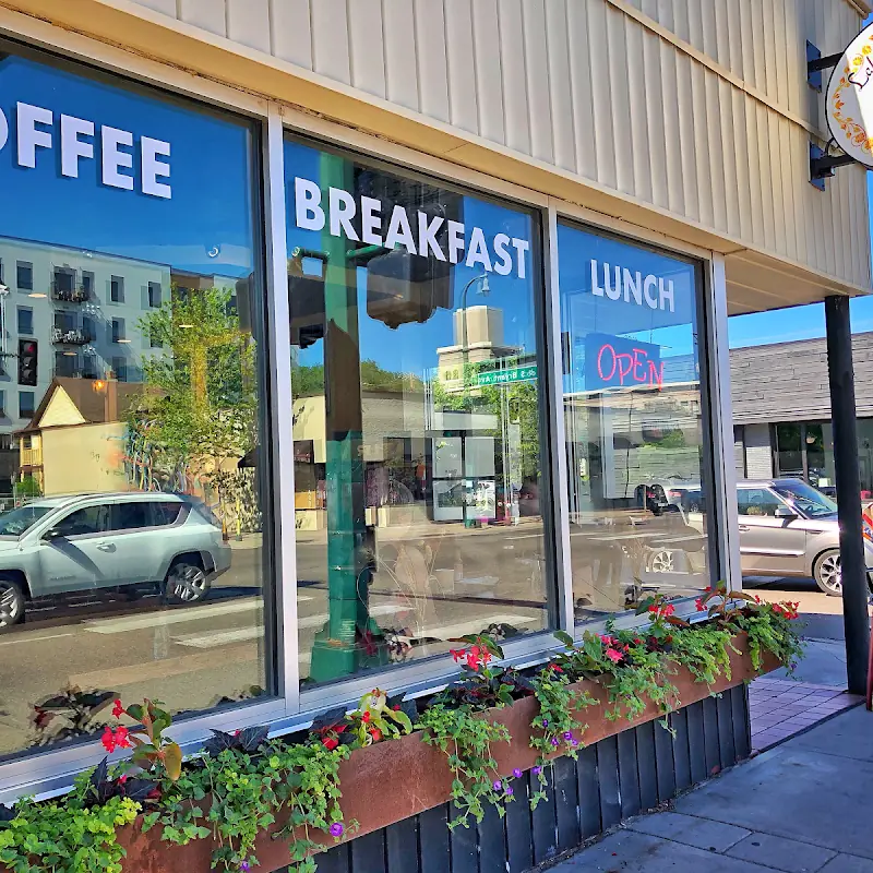 Lake and Bryant Cafe