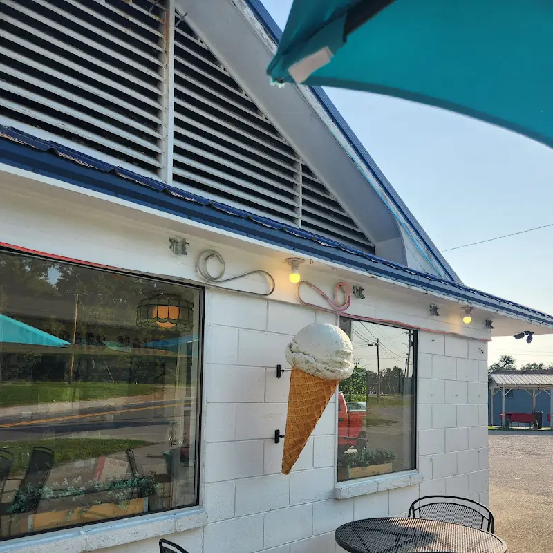 Shakeburger Drive-In