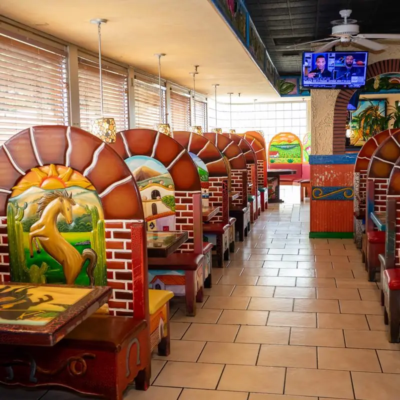 Dos Margaritas Bar & Grill