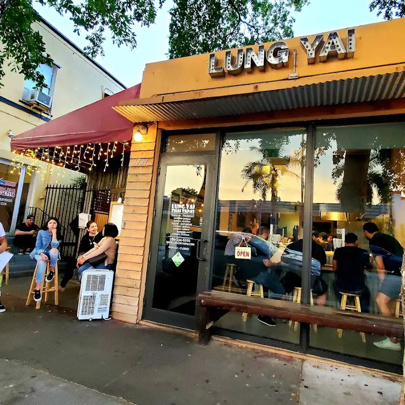 Lung Yai Thai Tapas