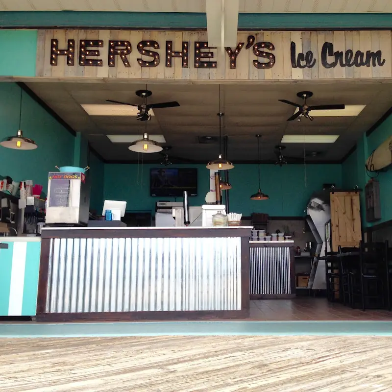 Hershey's Ice Cream, Creperie & Caffe