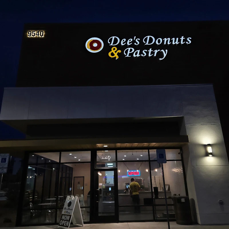 Dee's Donuts and Pastry