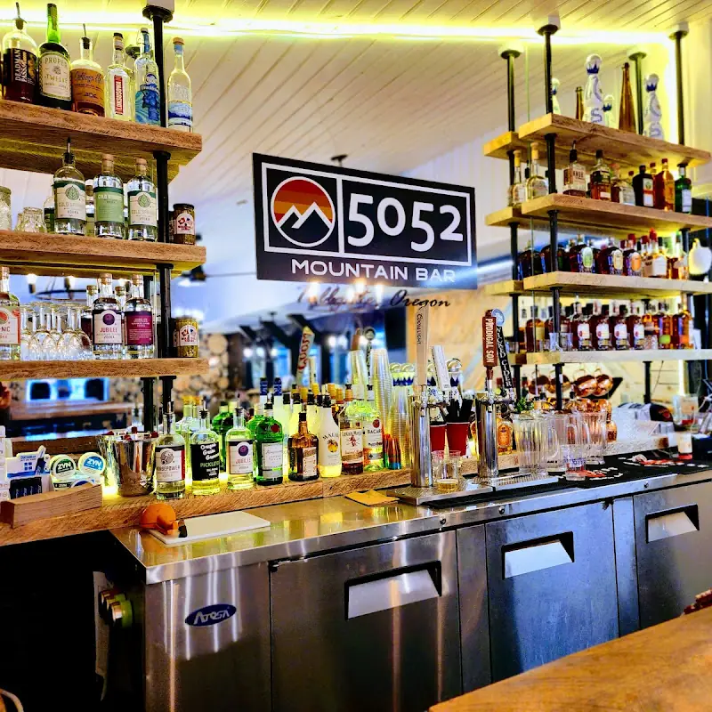 Tollgate Crossing Gas, Grocery and Coffee/5052 Mountain Bar and Grill
