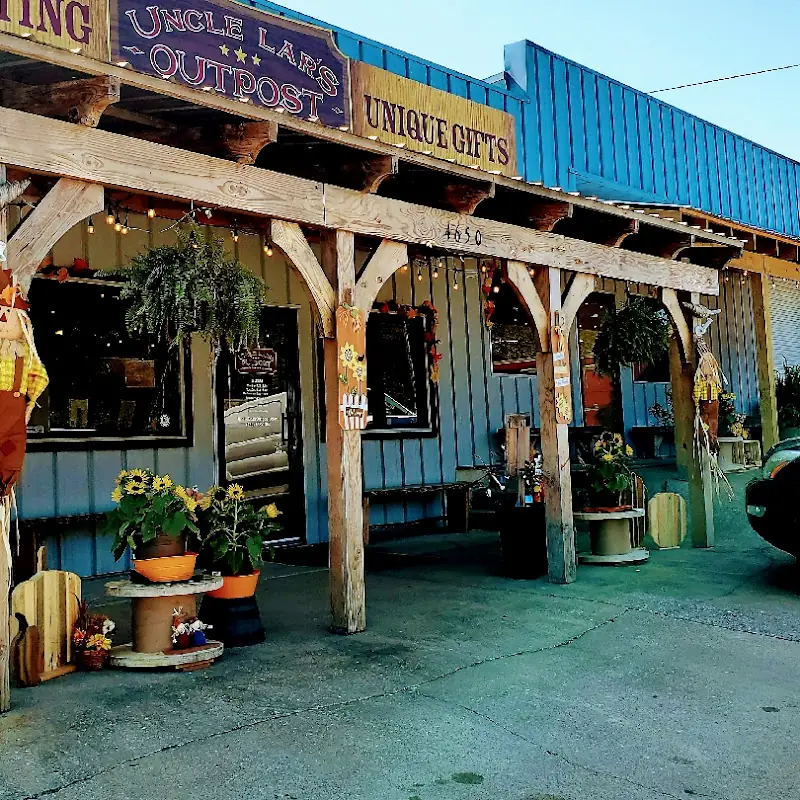 Uncle Lar's Outpost
