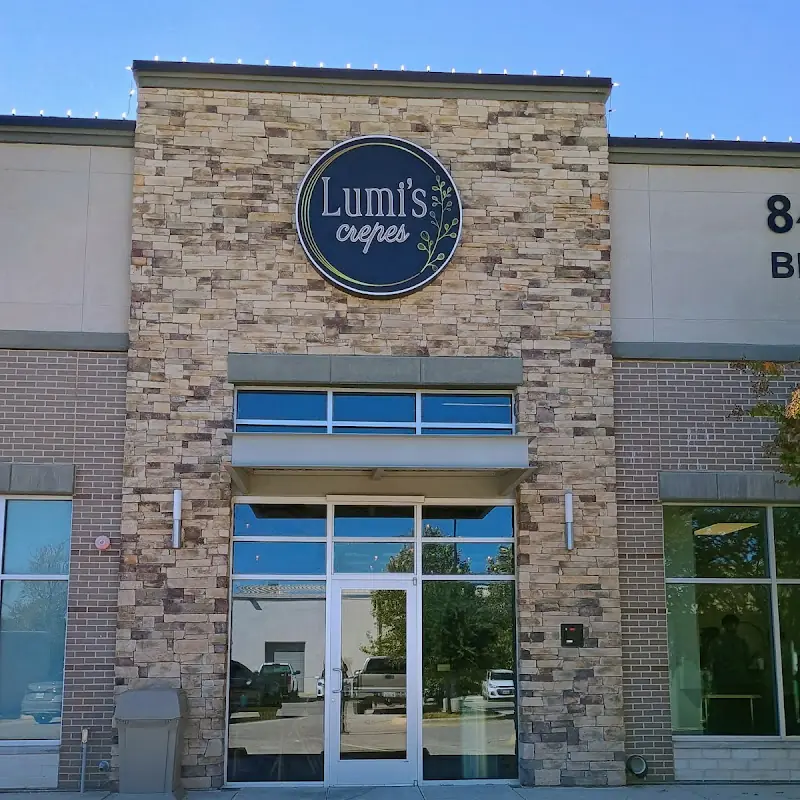 Lumi's Crepes & Coffee