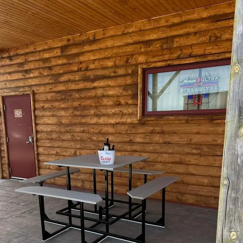 The Lariat Bar & Grill