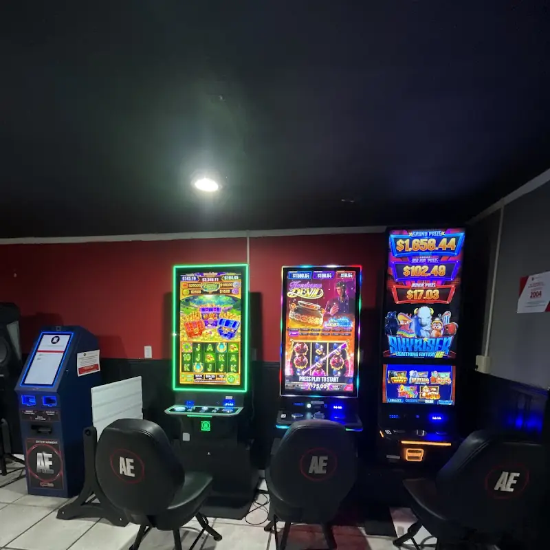 Toro Toms Sports Bar & Grill