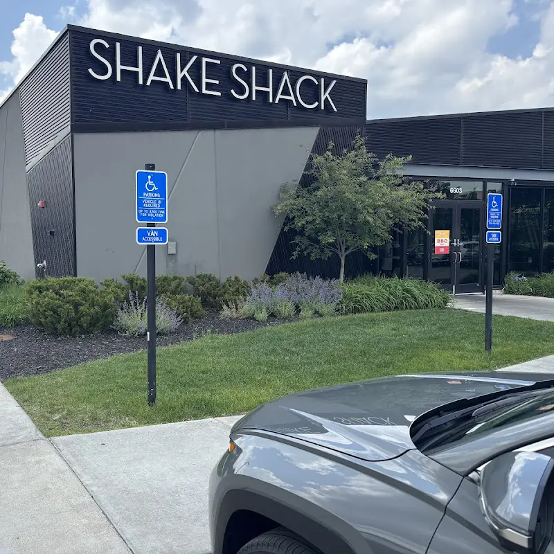 Shake Shack Southdale
