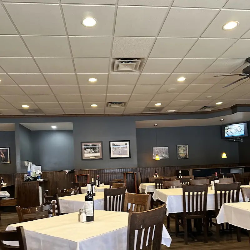 Lucky's Steakhouse
