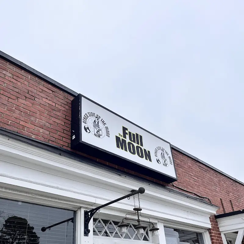 The Full Moon Oyster Bar - Jamestown