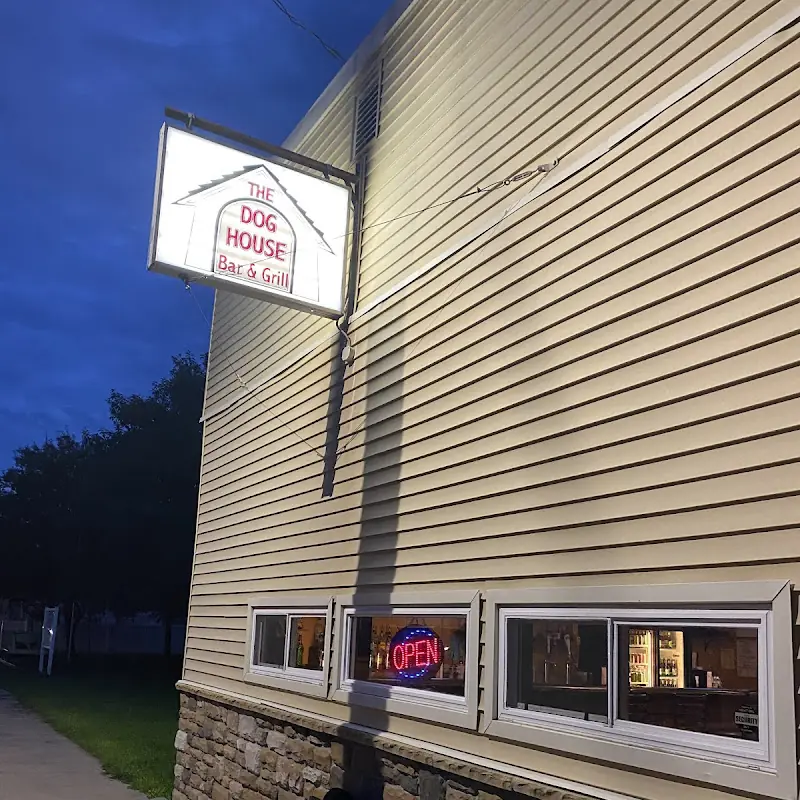 Doghouse Bar & Grill The
