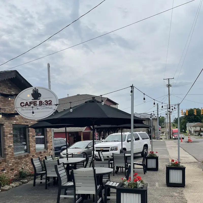 Cafe 8:32 - Wilmot, OH