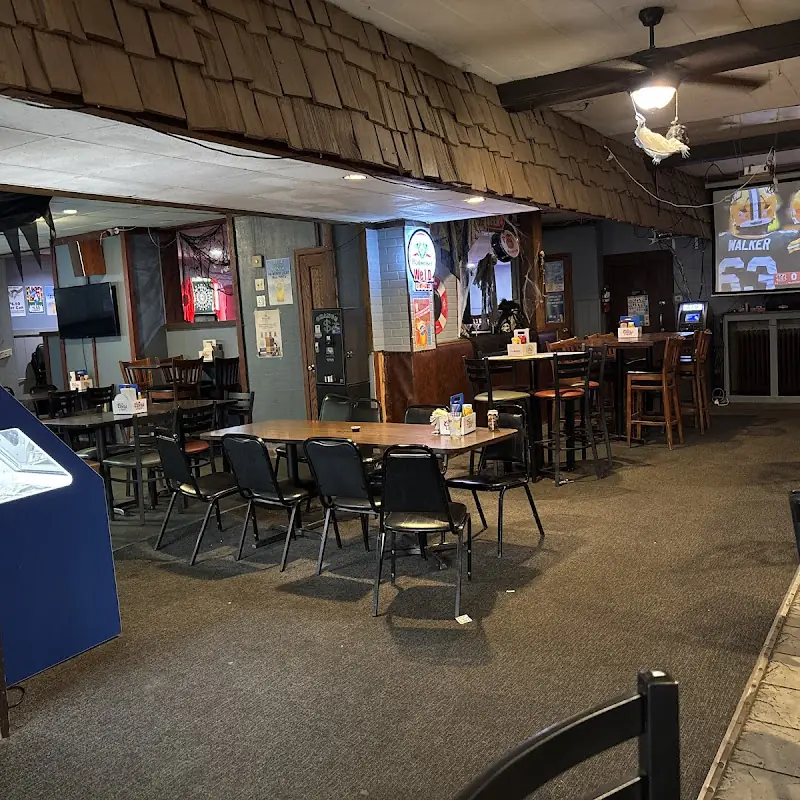 Squirrely’s Dive Bar & Grill