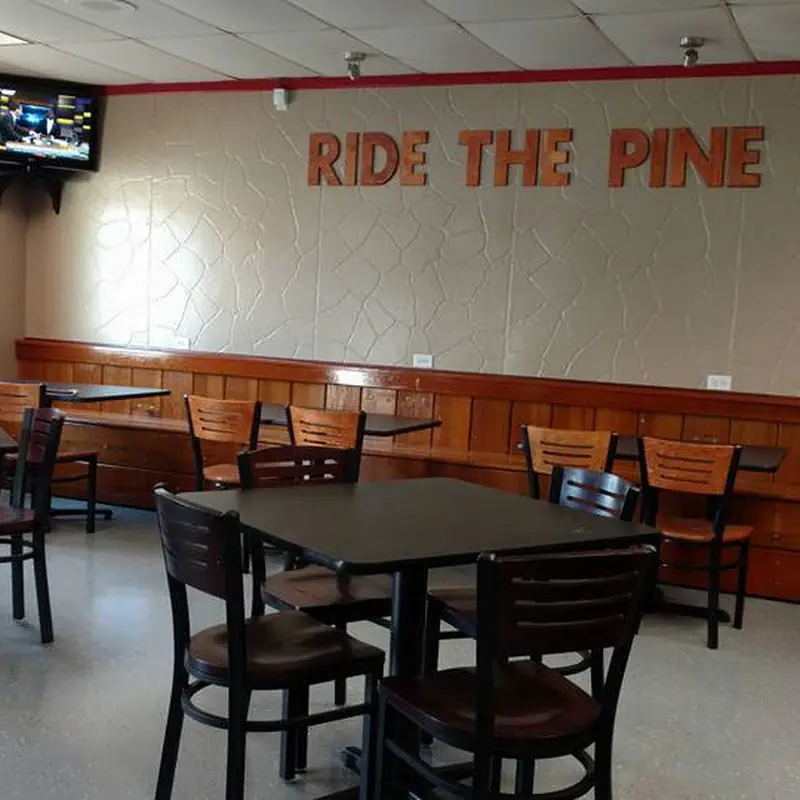 Benchwarmers Restaurant and Delivery