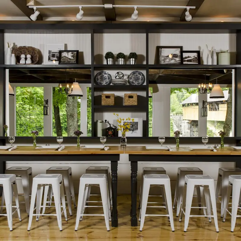 Covered Bridge Farm Table