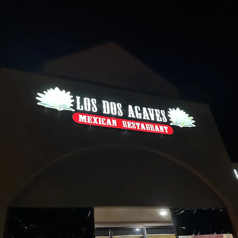 Los Dos Agaves