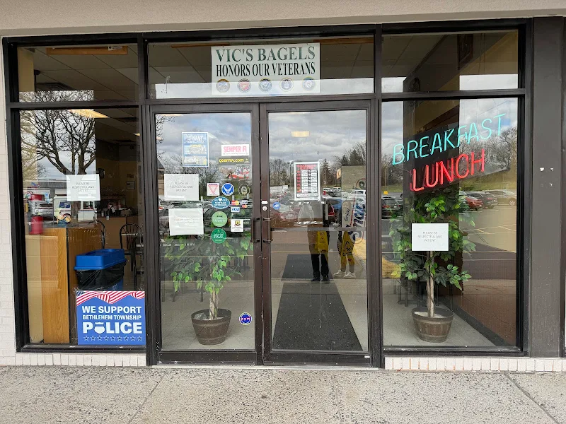 Vic's Bagels