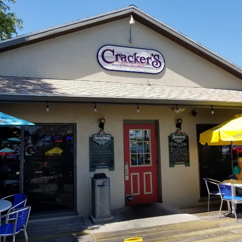 Cracker's Bar, Grill and Tiki